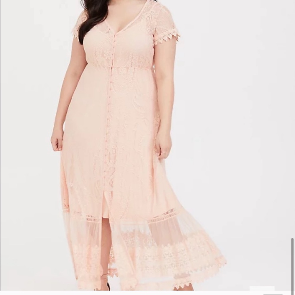 Torrid peach lace maxi dress size 2